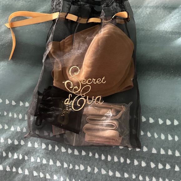 Strap Less Bra - Picture 4 of 4